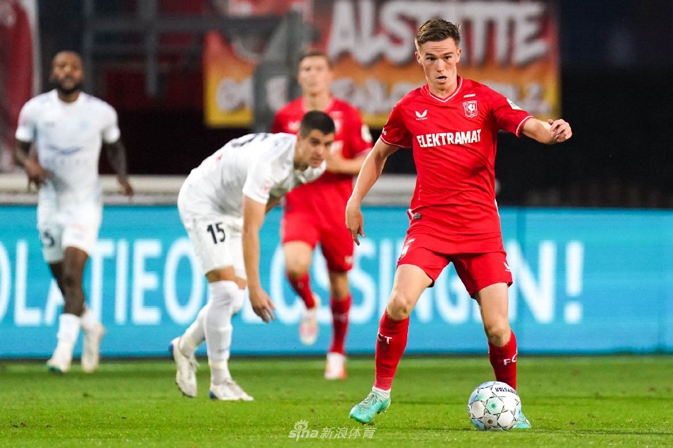 而王岚嵚的 而王岚嵚的